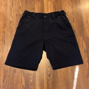 Men’s size 34 Wrangler All Terrain Gear 5 Pocket stretch waist shorts